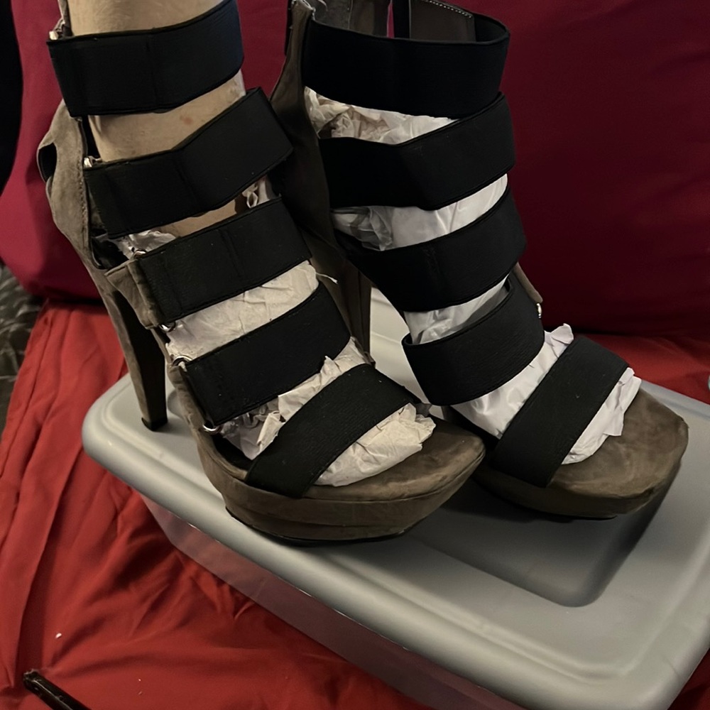 My 2nd pair of heels after having my daughter at 31. THE BEGINNING OF DENIAL